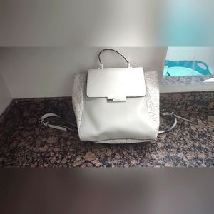 CALVIN KLEIN Nolan colorblock logo faux-leather medium backpack -PELICAN /KHAKI